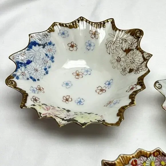 Antique Japanese Porcelain Hand Painted Serving Dishes (5) Meiji Era Scalloped - Picture 6 of 15